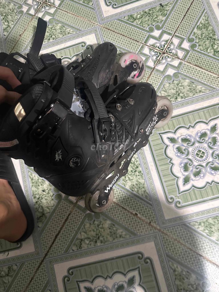 Giày patin Weidiu Unisex Đen 40-41. Mua bán Đồ thể thao, Dã ngoại tại Thành phố Vũng Tàu Bà Rịa - Vũng Tàu được đăng bởi Hoang Anh hình 1
