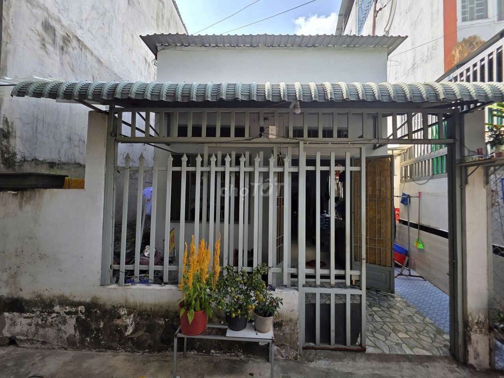 nhà gần trung tâm y tế Dĩ An phường Tân Đông Hiệp Tp Dĩ An 