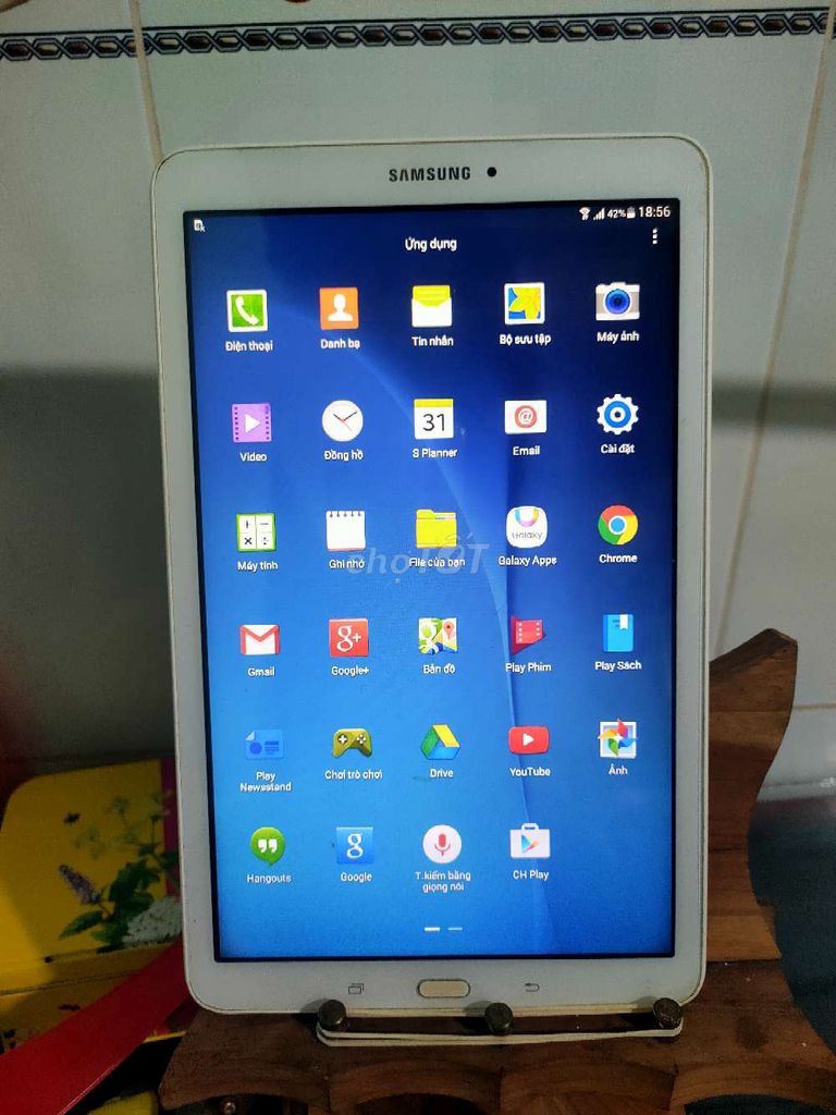 Tab E màn 9.6inch màn đẹp.