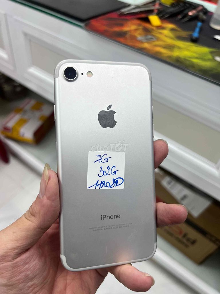 Apple iPhone 7G 32GB Bạc Like New. Mua bán Điện thoại tại Huyện Tân Phú Đồng Nai được đăng bởi Ngô Minh Thắng hình 1