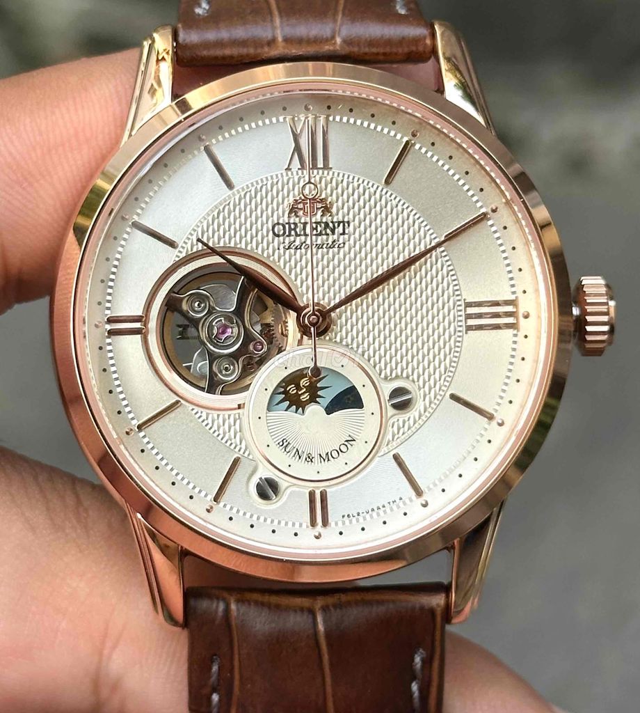 Orient Sunmoon Gen 4 vàng Hồng  Size 42mm, kính sa