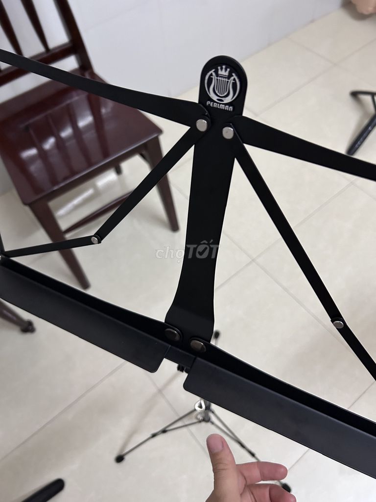 Giá để bản nhạc PERUMAN Kim loại. Mua bán Nhạc cụ tại Quận Ninh Kiều Cần Thơ được đăng bởi Khoa Nguyen hình 1