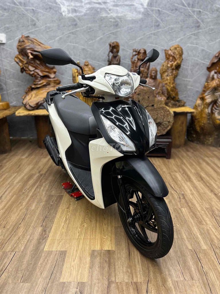 Honda Vision в отличном состоянии, тихий двигатель
