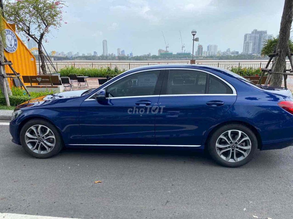 Mercedes Benz C Class 2018 C200 - 25000 km. Mua bán Ô tô tại Quận Ngũ Hành Sơn Đà Nẵng được đăng bởi Thành hình 4