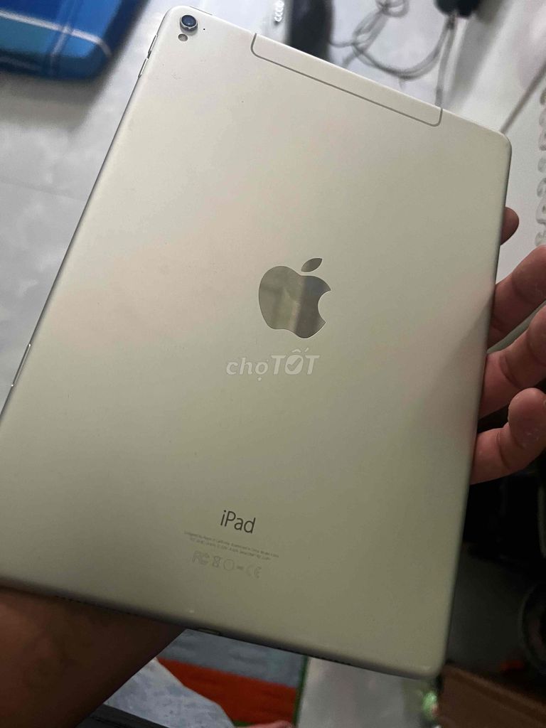 Apple iPad Pro 9.1 inch Vàng đồng. Mua bán Máy tính bảng tại Thành phố Tây Ninh Tây Ninh được đăng bởi Dang Nhat Tuan hình 1