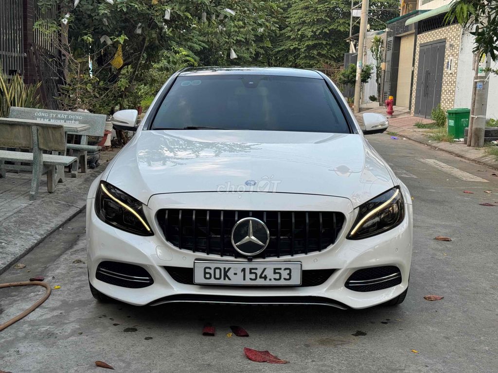 Mercedes C200 2015 full đồ chơi xịn, xe zin rất êm