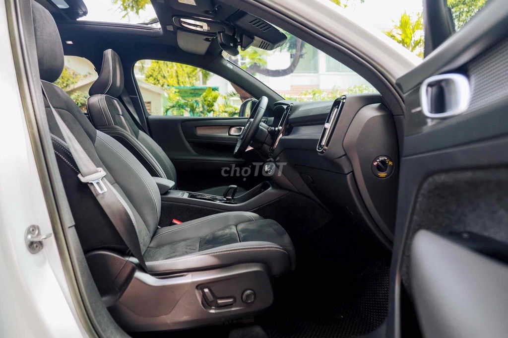 Volvo_XC40_B5_RDesign Model 2024 Bank 90%. Mua bán Ô tô tại Quận 7 Tp Hồ Chí Minh được đăng bởi PHÁT ĐẠT LUXURY CAR hình 11