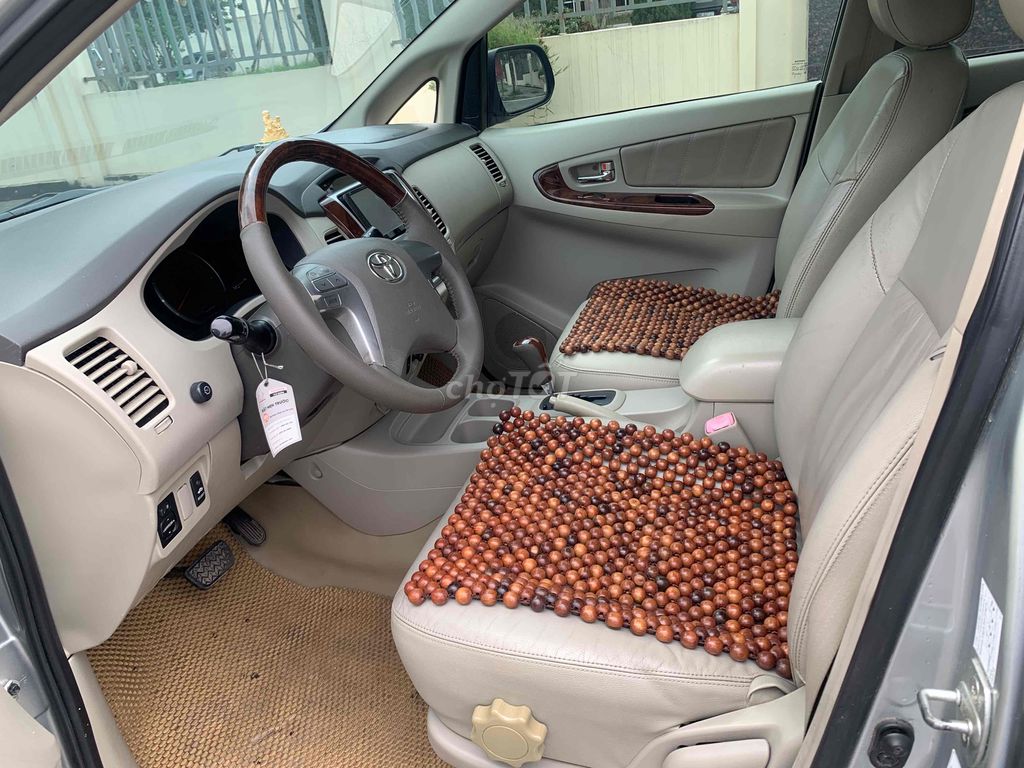 Toyota Innova 2014 2.0V - 15000 km. Mua bán Ô tô tại Quận Nam Từ Liêm Hà Nội được đăng bởi A sơn hình 8