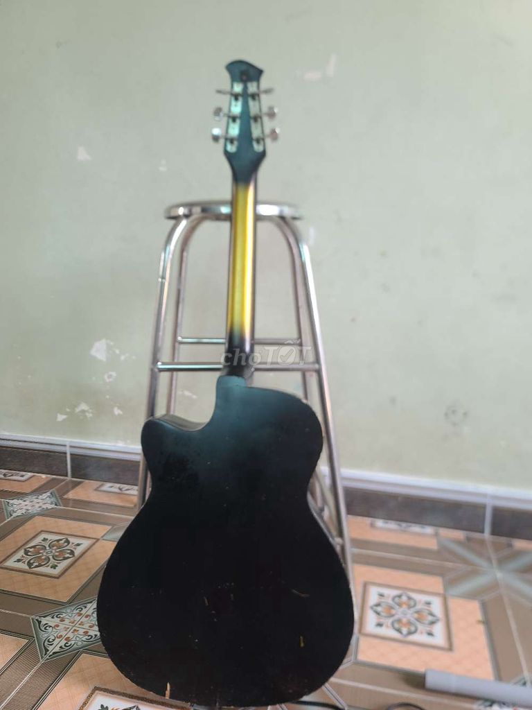 đàn guitar củ