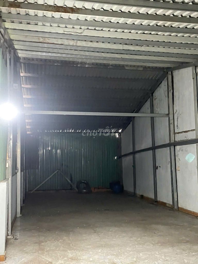 CHo thuê mặt bằng Kinh doanh, 5 x 33m, giá 10tr/ tháng