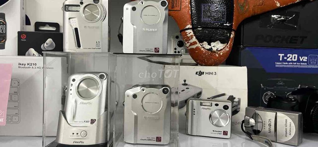 Máy ảnh Fujifilm FinePix Bạc. Mua bán Máy ảnh, Máy quay tại Quận 6 Tp Hồ Chí Minh được đăng bởi Nguyễn Dũng hình 1