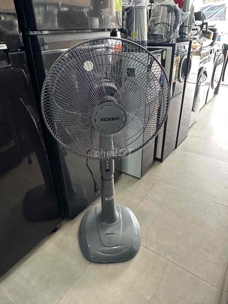 Quạt cây Senko Xám Nhựa. Mua bán Quạt tại Quận Cẩm Lệ Đà Nẵng được đăng bởi Mỹ Mỹ hình 1