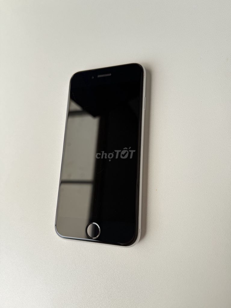 SE2 quốc tế, đẹp 98%, pin còn tốt, iOS17. Zin all. Mua bán Điện thoại tại Quận Hà Đông Hà Nội được đăng bởi Trần Lan Anh hình 1