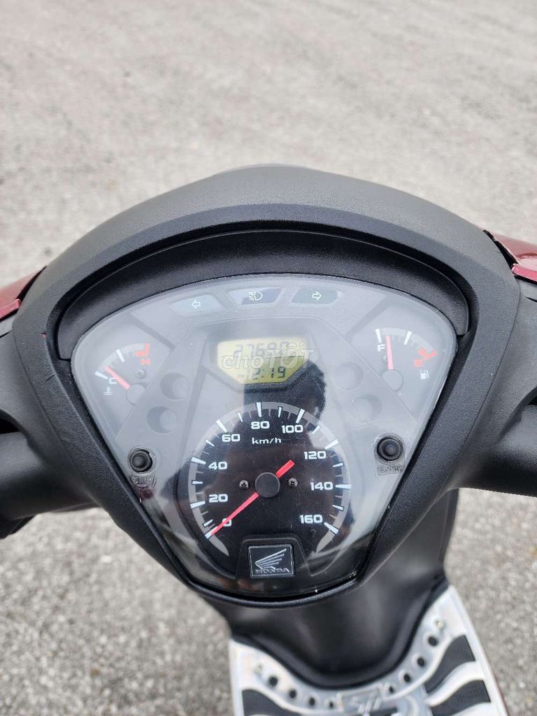 Bán chiếc SH lên vỏ ý máy zin hồ sơ cầm tay. Mua bán Xe máy tại Thành phố Hà Tĩnh Hà Tĩnh được đăng bởi D Watch hình 12