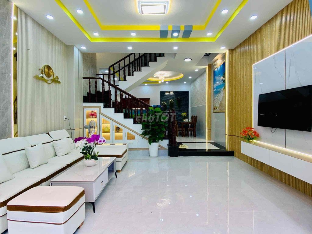 Nhà hẻm xe hơi Trường Chinh P13 Q.Tân Bình giá 3tỷ250tr DT 60.1m2