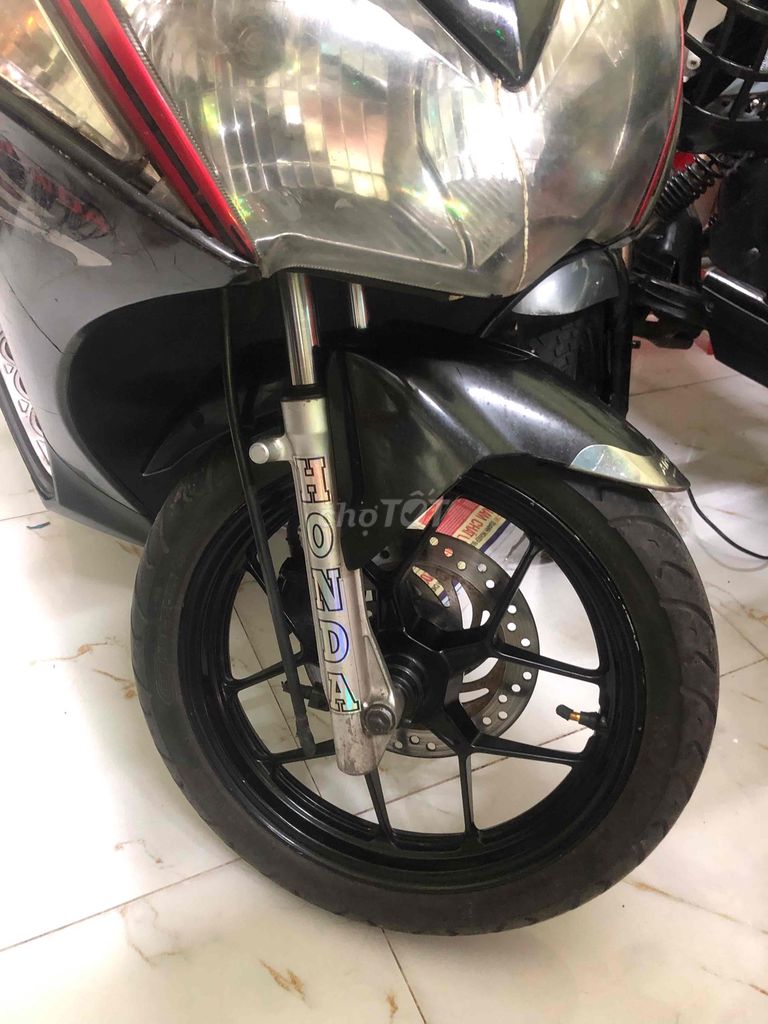 Мопед Honda Air Blade 2012 г., красно-черный