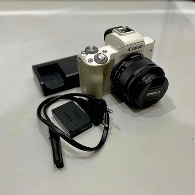 máy ảnh Canon M50 lens kit full phụ kiện