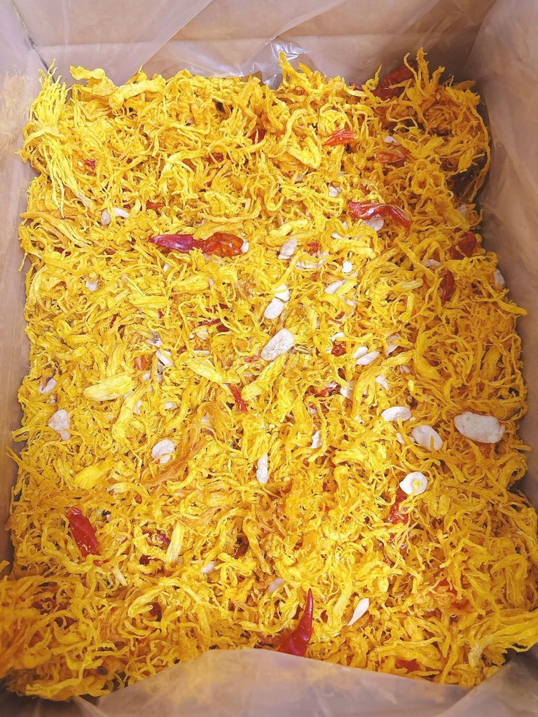 Khô Gà Bơ Tỏi Ngon Giòn 250g V-FOOD,  thơm ngon. Mua bán Đồ ăn, thực phẩm và các loại khác tại Huyện Hóc Môn Tp Hồ Chí Minh được đăng bởi ĂN VẶT VFOOD hình 2