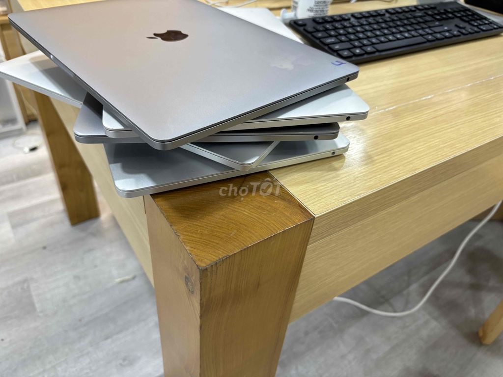 Thanh lý công ty bán ít macbook pro 13inch 2017