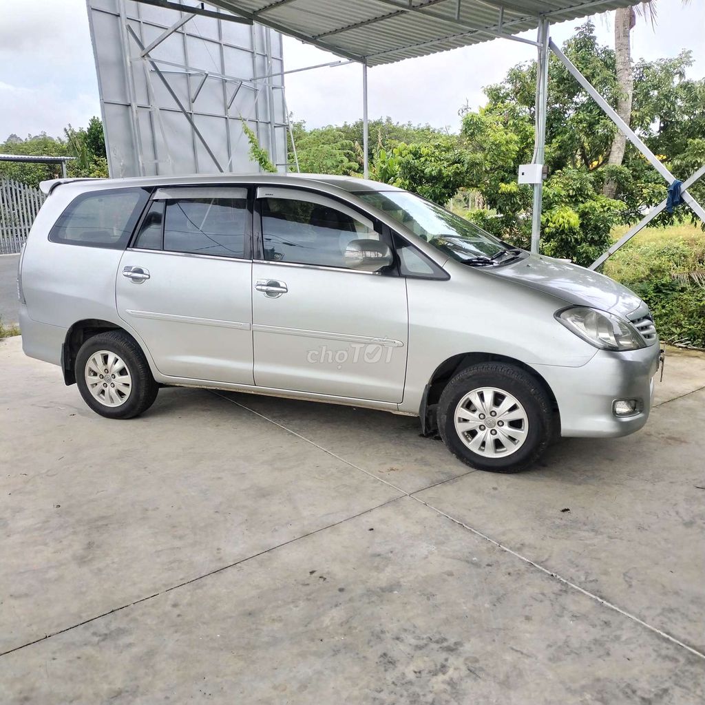 Toyota Innova 2010 G - 152000 km