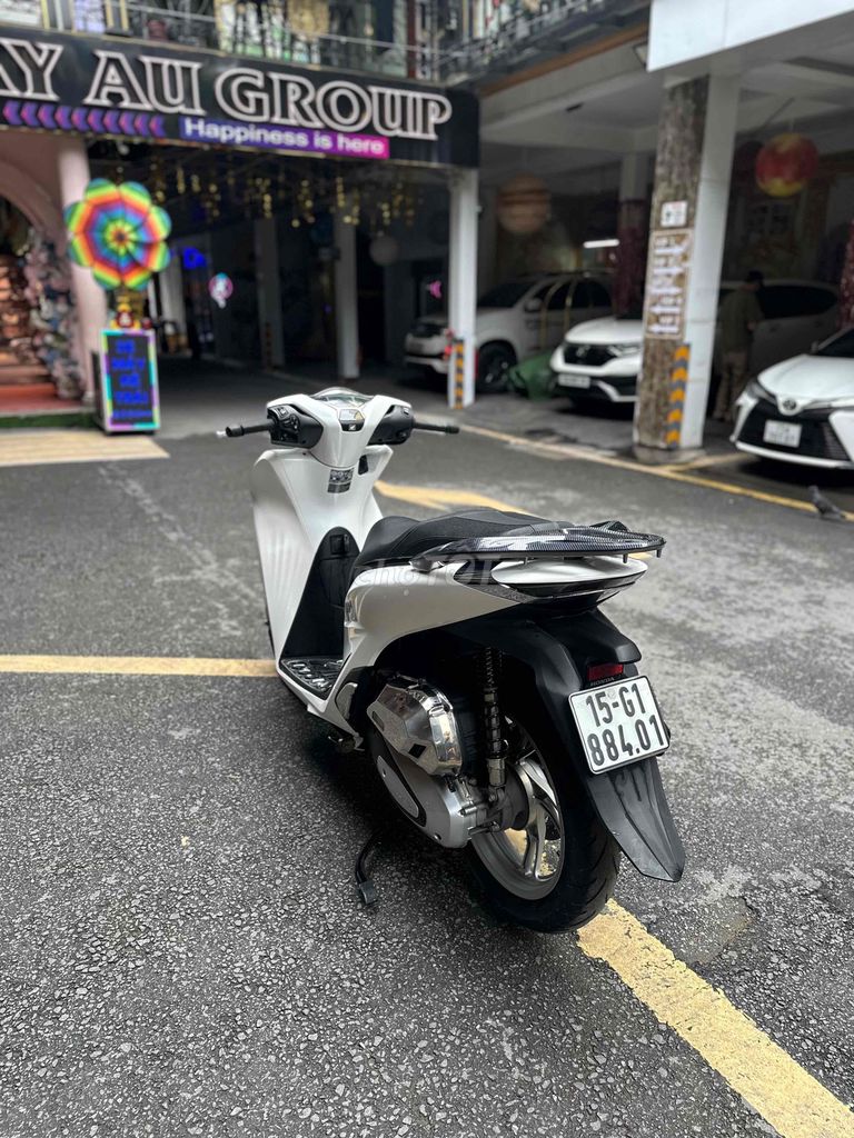 Honda SH 125 CBS 2022 Trắng 10000 km. Mua bán Xe máy tại Quận Lê Chân Hải Phòng được đăng bởi Nguyễn Thế Hiếu hình 3