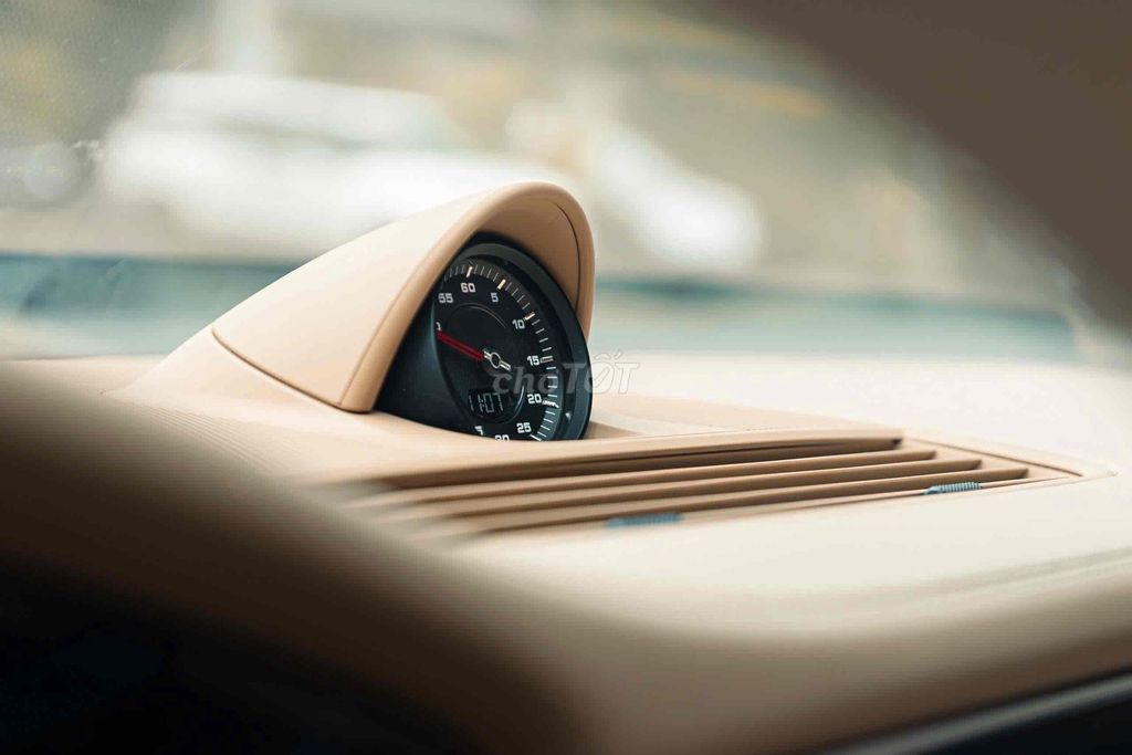 Porsche Panamera Model 2018 . Đỏ - Kem . Full BD. Mua bán Ô tô tại Quận 7 Tp Hồ Chí Minh được đăng bởi Thái LA Auto hình 9