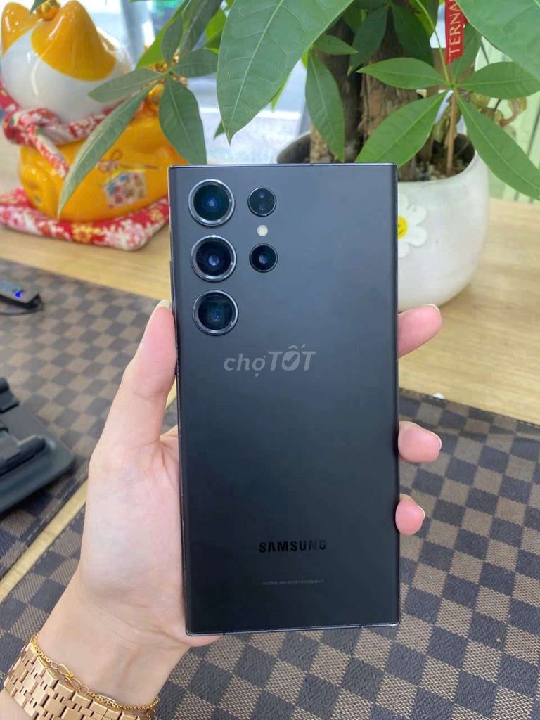 Samsung Galaxy S23 Ultra 5G 12GB/256GB Đen. Mua bán Điện thoại tại Quận 7 Tp Hồ Chí Minh được đăng bởi Minh phương hình 1