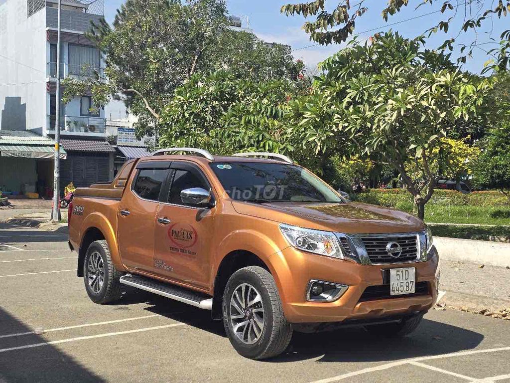 Nissan Navara 2018 2.5VL 4x4 AT - 810000 km