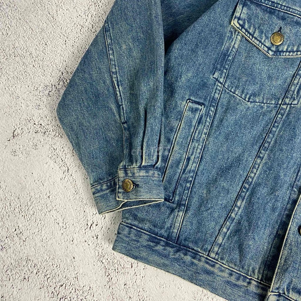 /Vintage Denim Jacket by Uniqlo/. Mua bán Quần áo tại Quận Ngũ Hành Sơn Đà Nẵng được đăng bởi Bạch Lê Hoàng hình 5