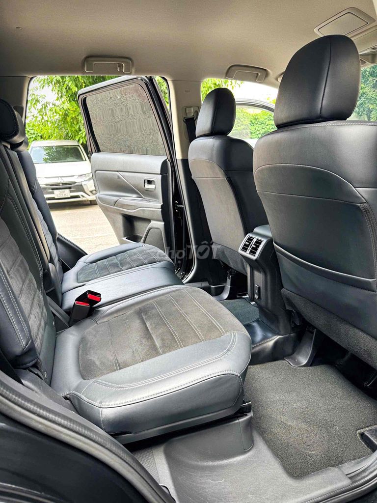 Mitsubishi Outlander 2022 2.0 CVT - 50000 km. Mua bán Ô tô tại Quận Cầu Giấy Hà Nội được đăng bởi Thái Hoàng Long Auto hình 17