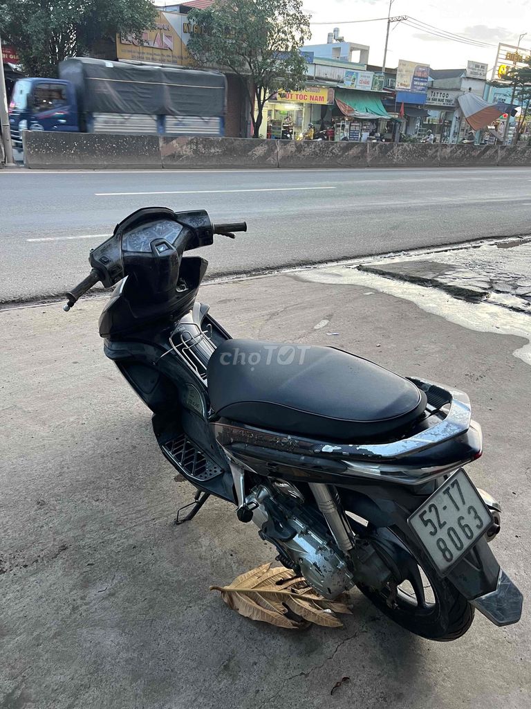 Honda Air Blade màu Đen. Mua bán Xe máy tại Thành phố Biên Hòa Đồng Nai được đăng bởi Minh hình 4