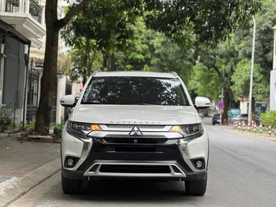Mitsubishi Outlander 2.0Premium 2020 siêu đẹp. Mua bán Ô tô tại Quận Cầu Giấy Hà Nội được đăng bởi Cao Quý