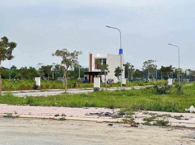 Đất kdc Chợ Đức Hoà 5x17m giá 980tr đường nhựa 6m