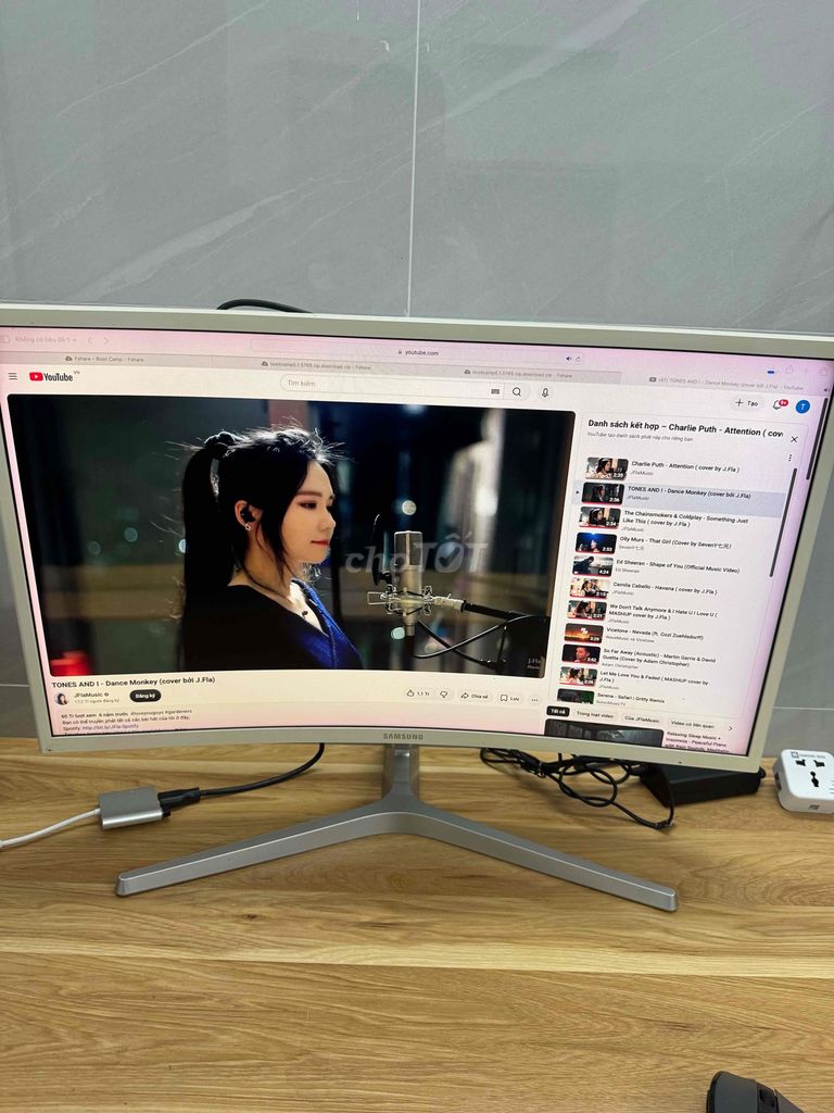 Màn hình Samsung 27 inch cong. Mua bán Phụ kiện (Màn hình, Chuột...) tại Quận Thanh Khê Đà Nẵng được đăng bởi Táo Đẹp  hình 1