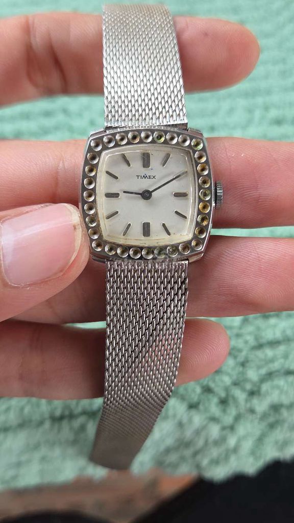 Đồng hồ Timex Nữ Thép không gỉ Bạc 25.5mm. Mua bán Đồng hồ tại Quận 12 Tp Hồ Chí Minh được đăng bởi Huy Hai hình 1