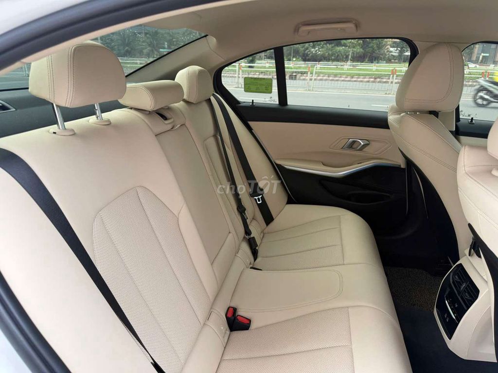 BMW 320i Sportline LCI 2024 Trắng 3200 km. Mua bán Ô tô tại Quận 7 Tp Hồ Chí Minh được đăng bởi Hoàn Lee Xe Lướt hình 11