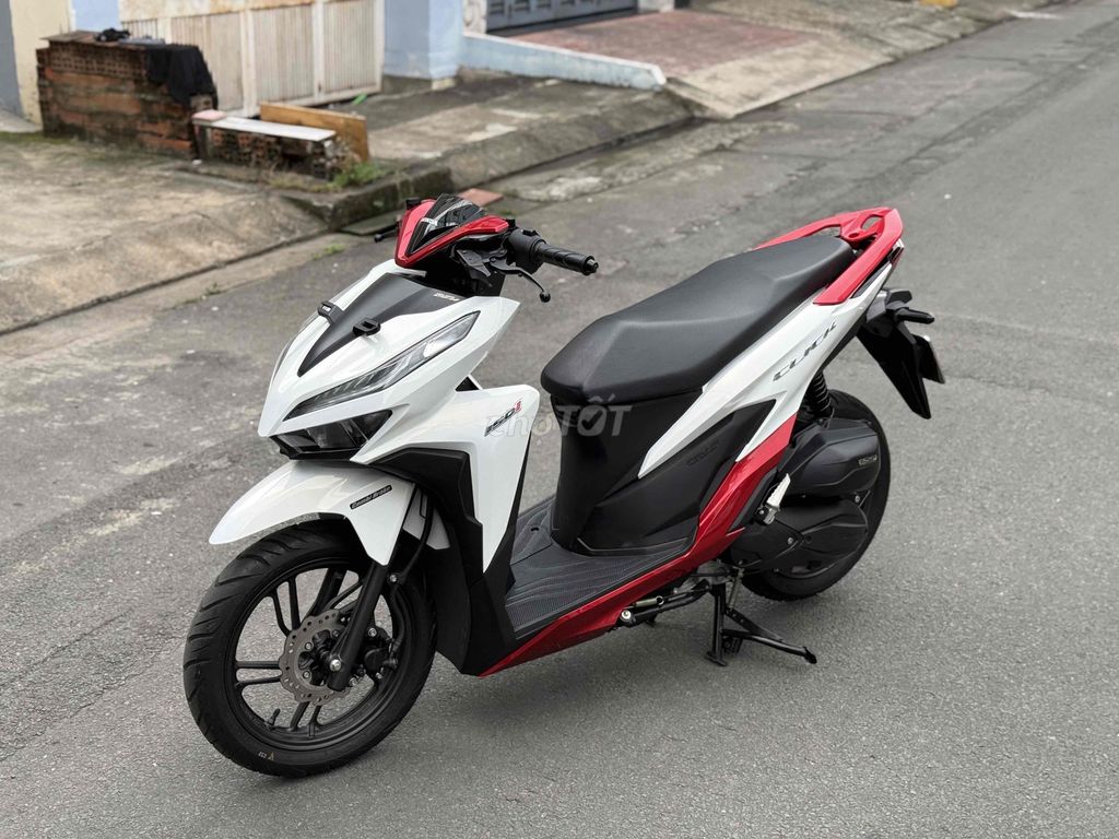 Honda Vario 150i 2022 Trắng Đỏ Đen 113 km. Mua bán Xe máy tại Quận Bình Tân Tp Hồ Chí Minh được đăng bởi Thành Mazda  hình 2