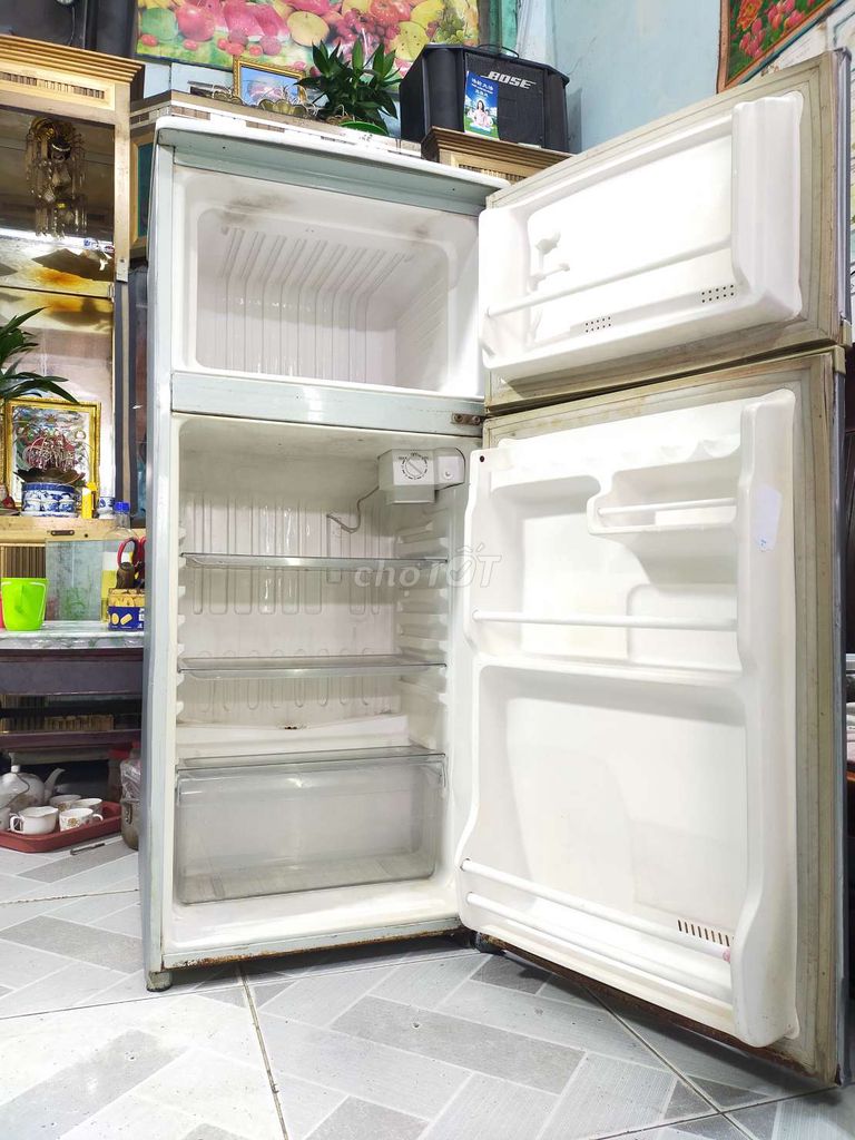 Bếp từ, tủ lạnh Aqua 160l, đông đá làm lạnh nhanh