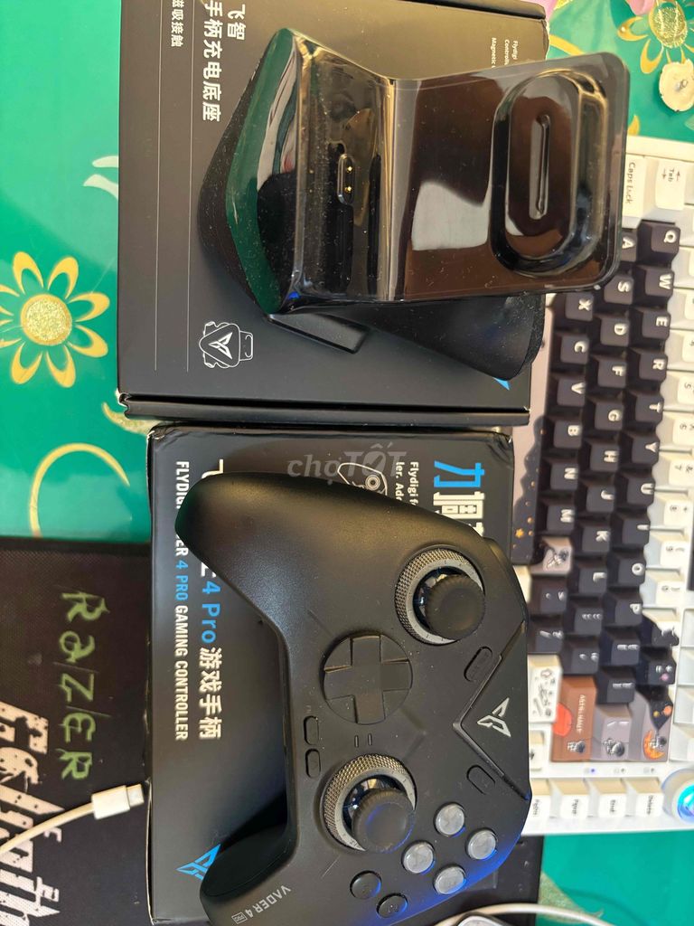 Tay cầm chơi game Flydigi Vader 4 Pro Đen kèm Dock. Mua bán Thiết bị chơi game tại Thị xã Phú Mỹ Bà Rịa - Vũng Tàu được đăng bởi Bi hình 1