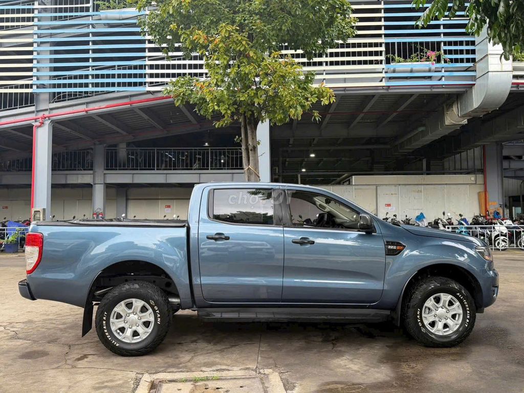 Ford Ranger XLS 2.2L MT 2018 серо-стальной, Таиланд
