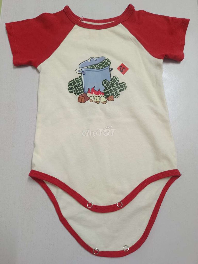 Quần áo trẻ em Unisex Đỏ Trắng. Mua bán Mẹ và bé tại Quận Nam Từ Liêm Hà Nội được đăng bởi Thắm Nguyễn hình 1