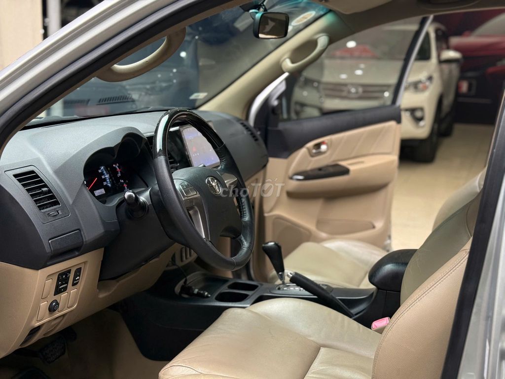 Toyota Fortuner 2014 2.7V 4x2 AT - 112950 km. Mua bán Ô tô tại Quận Tân Phú Tp Hồ Chí Minh được đăng bởi Vũ Phong Toyota Sure Xe Cũ Chính Hãng hình 7