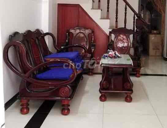 nhà đồng đen 2 lầu sân thượng 3 phòng ngủ