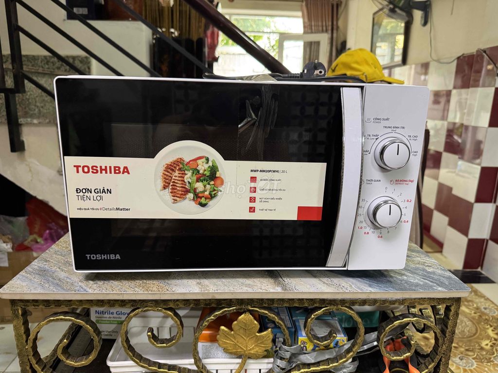 cần bán lò vi sóng Toshiba ít sử dụng