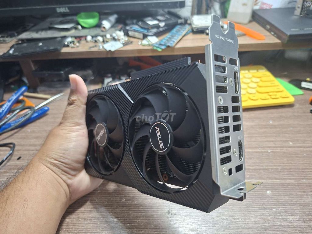 VGA ASUS RX6500 XT 4G còn bh 03-2028. Mua bán Linh kiện (RAM, Card...) tại Quận 12 Tp Hồ Chí Minh được đăng bởi Vi tính Quang Vinh Q12 hình 1
