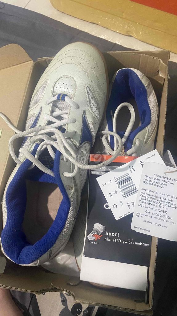 Giày thể thao Mizuno Nam size 41 Trắng Xanh. Mua bán Giày dép tại Huyện Hớn Quản Bình Phước được đăng bởi Hàn Ngọc Anh hình 1