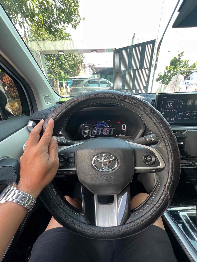 Toyota Veloz 2025 Top 20764 km Bạc. Mua bán Ô tô tại Thành phố Thủ Dầu Một Bình Dương được đăng bởi AUTO HUY HOÀNG HIỆP hình 9