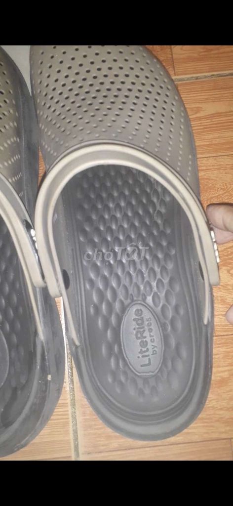Dép Crocs LiteRide Unisex Xám. Mua bán Giày dép tại Quận 10 Tp Hồ Chí Minh được đăng bởi Hứa hình 1