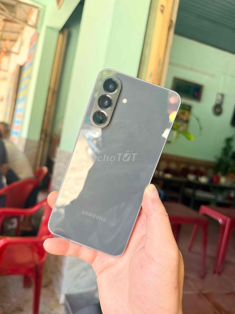 Samsung A56 5G 8GB/128GB Xám. Mua bán Điện thoại tại Thành phố Huế Thừa Thiên Huế được đăng bởi Vsmart Thu Mua Điện Thoại Laptop  hình 1