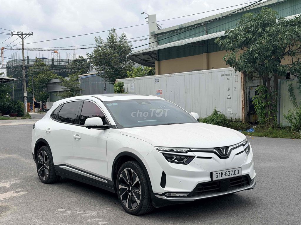 VinFast VF8 Plus 2025 Белый 6.300 км
